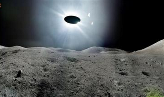 月球惊现外星人遗迹 陨石碰撞留下可疑痕迹