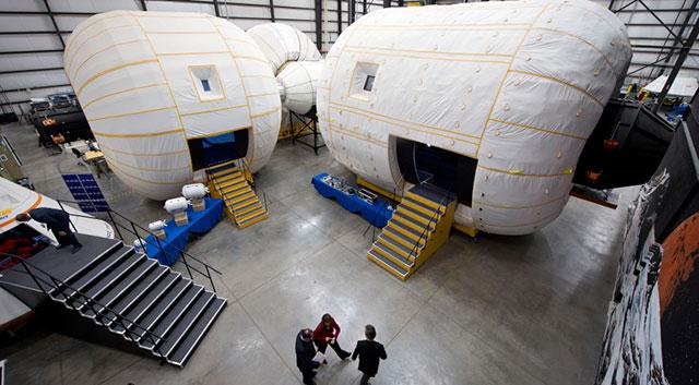 SpaceX做到了！今凌晨成功实现世界首次海上回收火箭