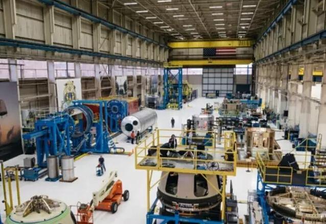 蓝色起源第三次发射并回收火箭，与SpaceX争雄