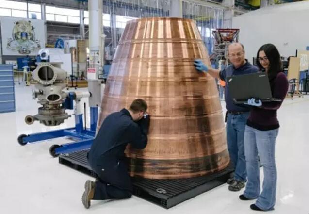 蓝色起源第三次发射并回收火箭，与SpaceX争雄