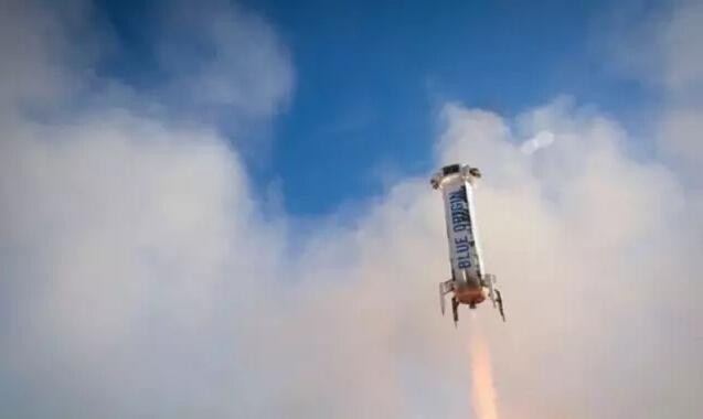 蓝色起源第三次发射并回收火箭，与SpaceX争雄