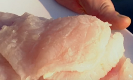 为了一条野生鲶鱼，顶级厨神也是豁出去了！