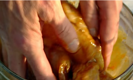 为了一条野生鲶鱼，顶级厨神也是豁出去了！