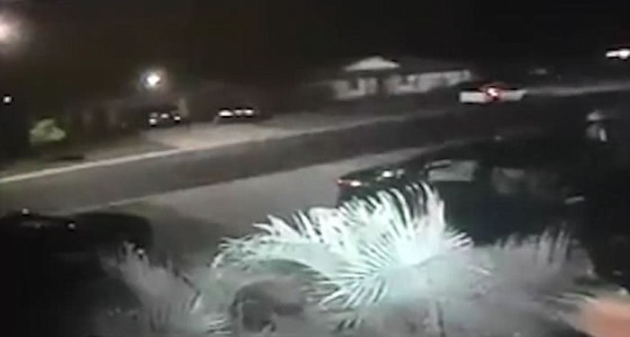 陨石撞击澳大利亚昆士兰?天空有“燃烧的光”和“爆炸”