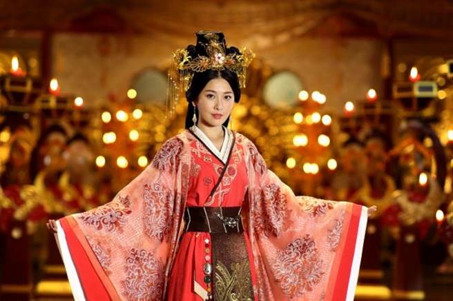 汉朝：有子去封地，无子守陵。