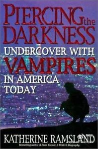 《直刺黑暗,在美国秘密活动的吸血鬼》