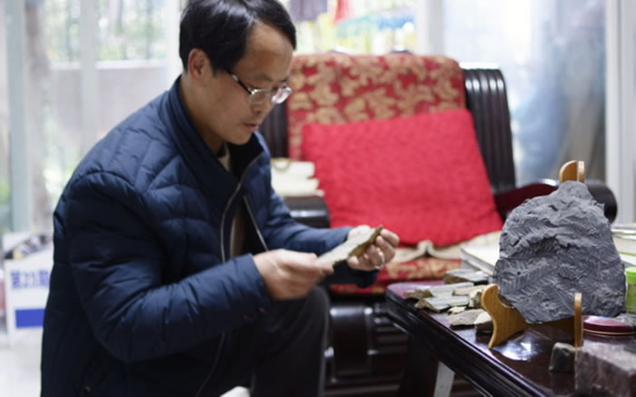 “化石猎人”藏身西南大学图书馆