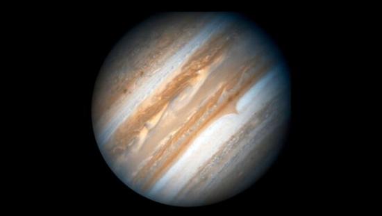 木星上的云带使这颗巨行星显得蔚为壮观。图片来源：NASA/ESA/Hubble Heritage Team (AURA/STScI)
