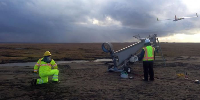 “南努克”(Nanook)无人机往北极圈以北飞了322公里。 PHOTOGRAPH BY ALASKA CENTER FOR UNMANNED AIRCRAFT