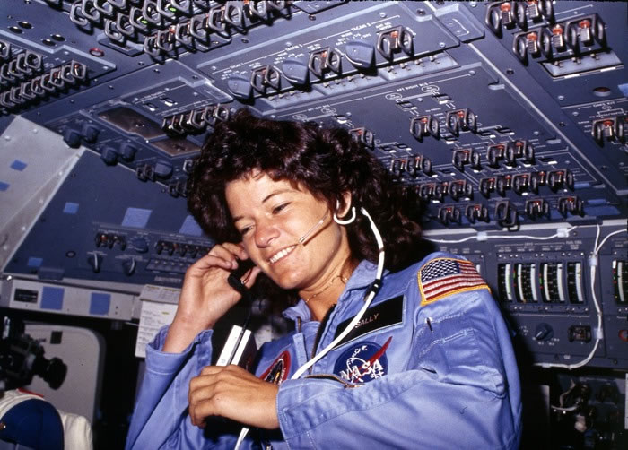 小密．莱德（Sally Ride）这位美国第一位上太空的女性，出任务前还有科学家特别为她的“私事”操心。