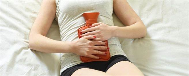 为何生理期会这么痛？多年来科学家终于想通了！(图片取自sciencealert)