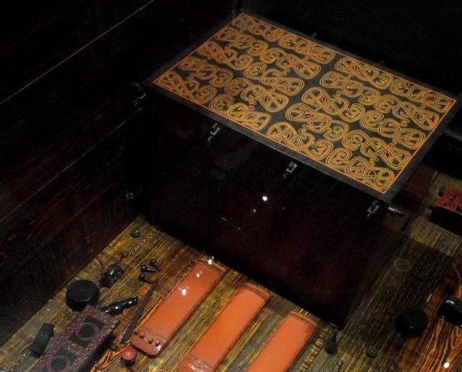 墓中出土了大量精美青铜礼器。