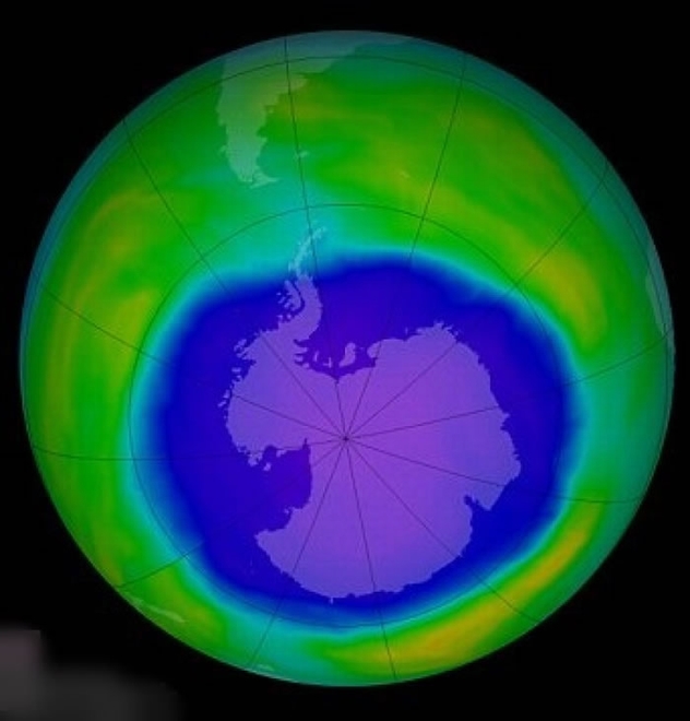 图像显示南极洲上空的臭氧层破洞(蓝色部份)已于近年修复不少。