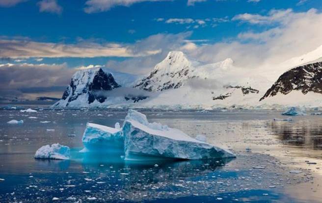全球暖化害北极大量融冰 为何南极却不受影响？