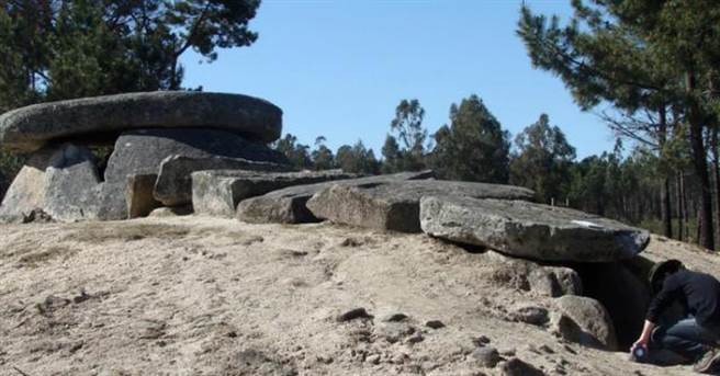 这座古墓已经有6，000年的历史。