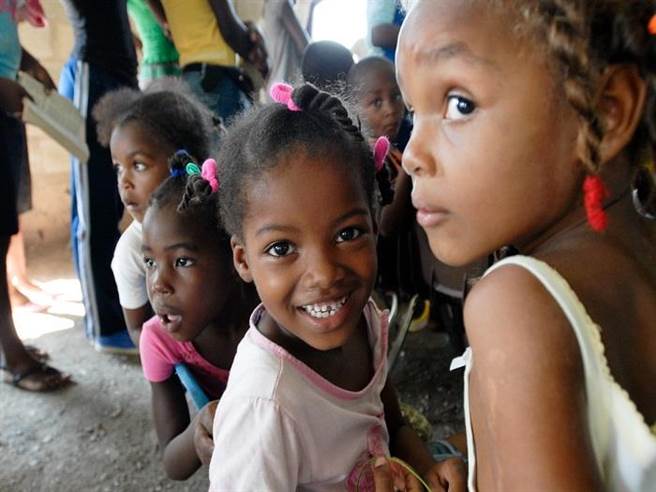 在“萨利纳斯”村，孩子很容易出现“假两性畸形”的现象。