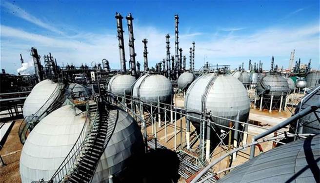 石油疯狂开采，地球会被抽干吗？