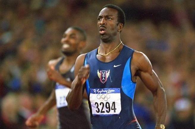 美国著名田径选手麦可强森（Michael Johnson）