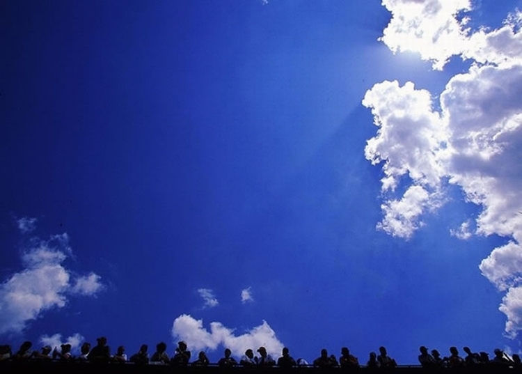 云层近年自赤道向两极方向移动。