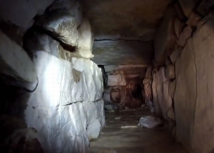 学者推测，地下水道是作为亡者的往生之路。