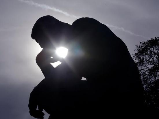 科学家称,这个宇宙中的所有物体绝大部分都是空的。