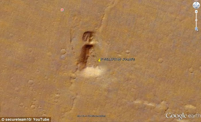 外星人猎人认为在火星照片中发现一座与日本古代坟墓十分相似的神秘丘陵高地