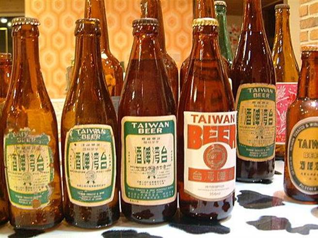 到了1930年代，有人发现如果将啤酒装在棕色瓶子里面，可以让啤酒的味道更好一些。