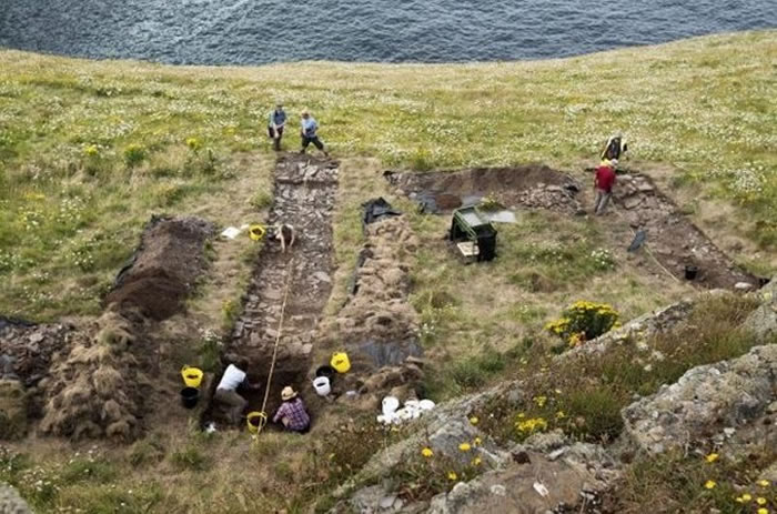 考古学家对这大片珍贵古物感到震惊。
