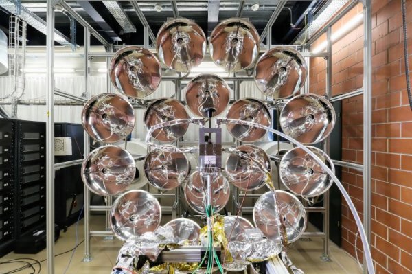 亮瞎你没商量：21700个太阳那么亮的光照系统