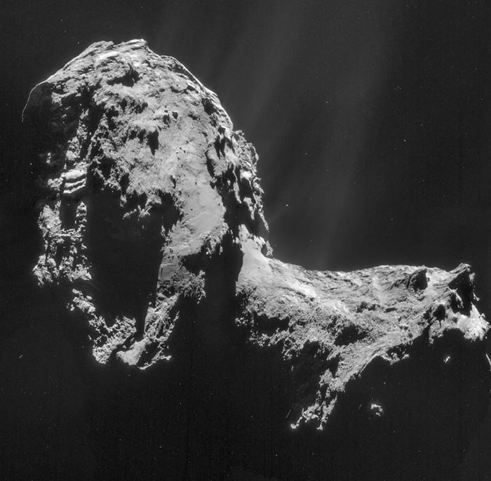 在罗塞塔号到达67P彗星之前,没人知道它的真面目。摄影: PHOTOGRAPH BY ESA/ROSETTA/NAVCAM