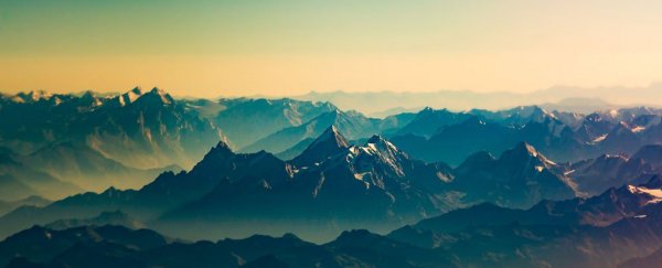 板块碰撞中消失的地壳去哪了？