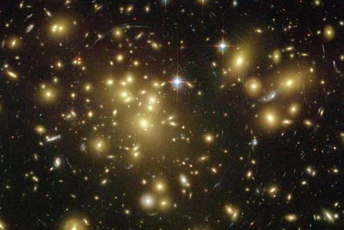 这项研究的时间点起始于宇宙大爆炸后六十亿年左右,旨在解决星系团环境下恒星形成的问题