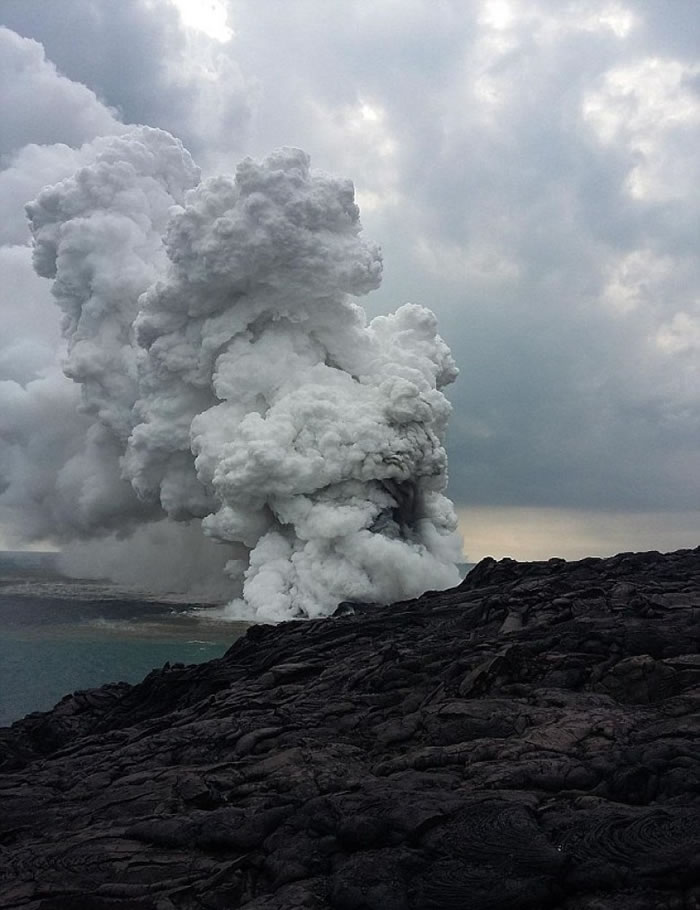有人指新地层本来就不稳定,其倒塌是意料中事。