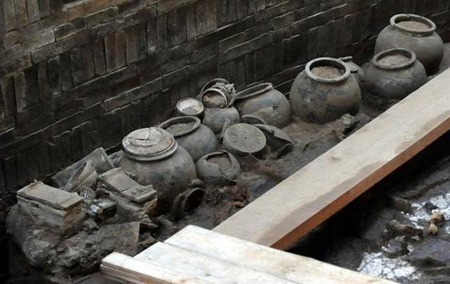 墓志明确镌刻的“随故炀帝墓志”，证实这就是隋炀帝之墓。