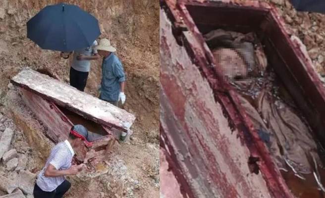 古尸经历400年不腐，有专家认为很可能是一名僧人。