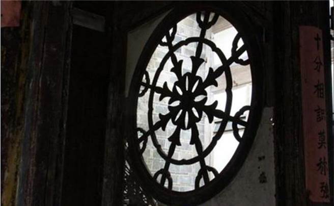 八箭向心图，则是该会的标志。