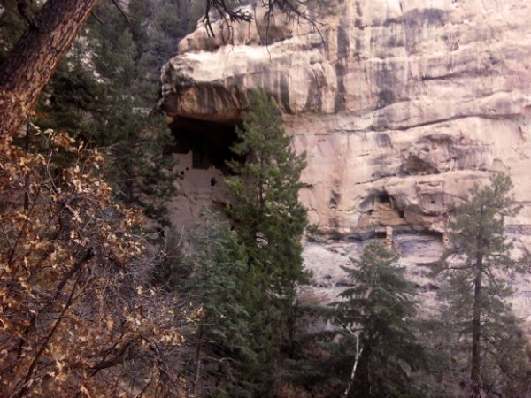 新墨西哥州的悬崖房屋的遗迹