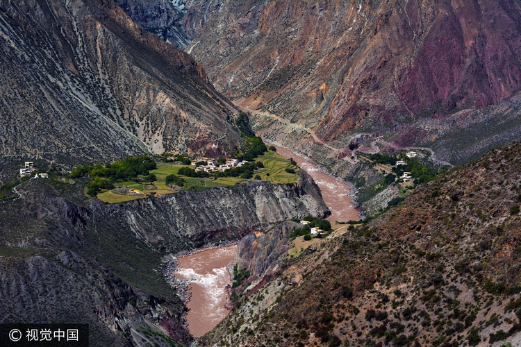川藏公路。(图/CFP)