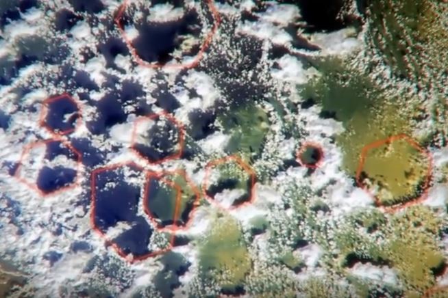 百慕大三角失事频传,“空气炸弹”是元凶。(图/翻摄自YouTube/World Events)